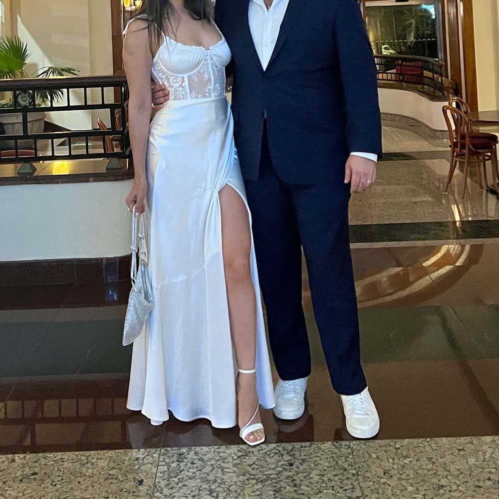 V Chapman calla Lilly gown size 4